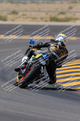 media/Oct-08-2022-SoCal Trackdays (Sat) [[1fc3beec89]]/Turn 11 Backside (1145am)/